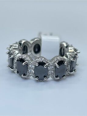Swarovski Crystal Elements Black White Chunky Bold Eternity Ring Band Size 9